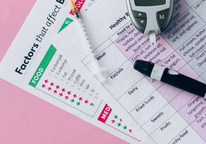 
Melakukan Pemeriksaan Kolesterol | Photo by voitkevich : Pexels