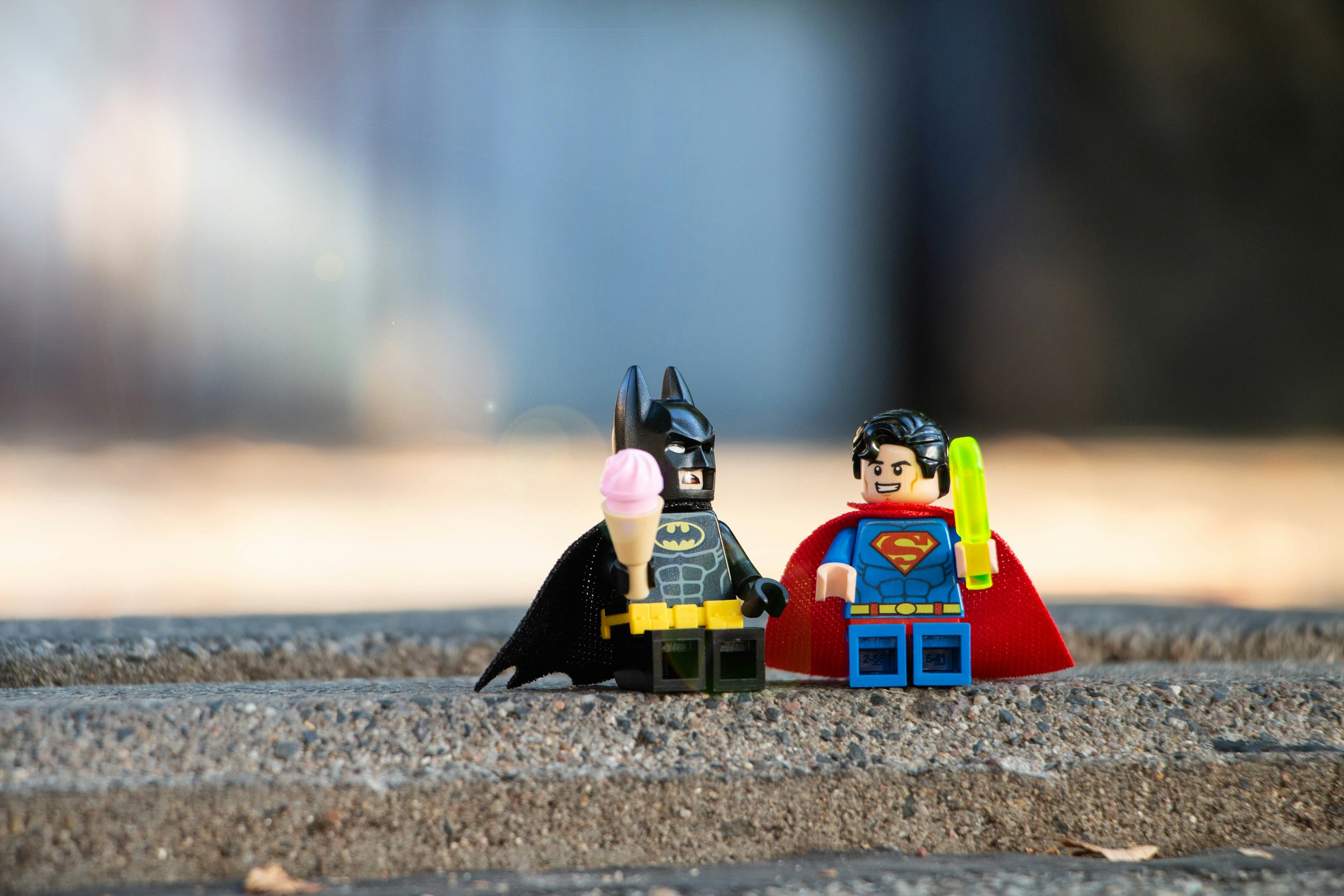 Ide kado valentine lego atau action figure